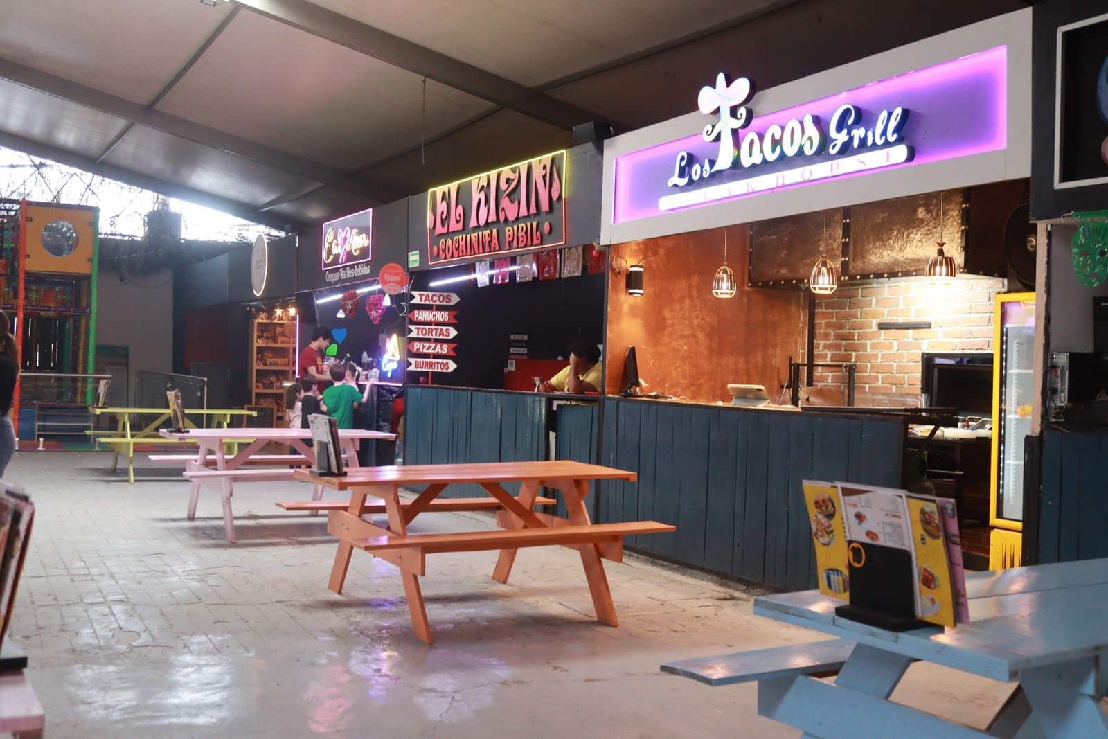 Local de Los Tacos Grill en Pabellón Texcoco